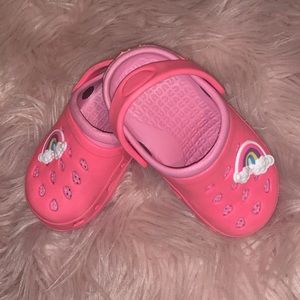 Toddler girl pink rainbow crocs size 7/8